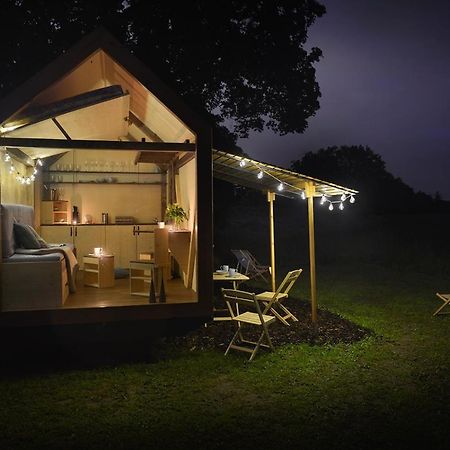 Hotel Glamping Hluboka à Hluboká nad Vltavou Extérieur photo